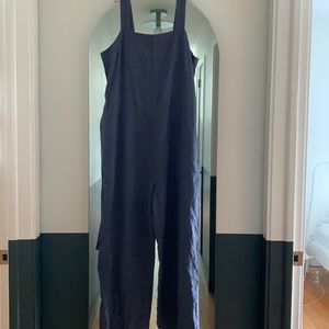 Everlane linen jumpsuit in Navy Blue, size 6